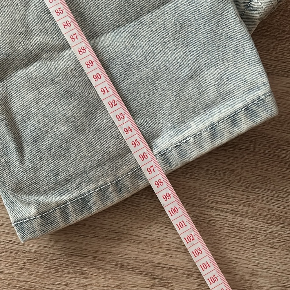 Casual Light Wash Denim Jeans - Picture 3 of 7